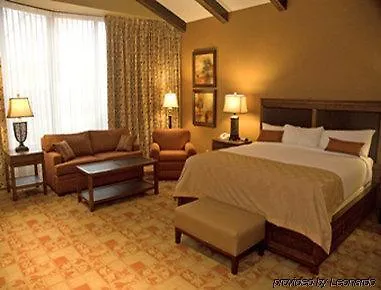 Ramada Msp Airport At The Mall Hotel