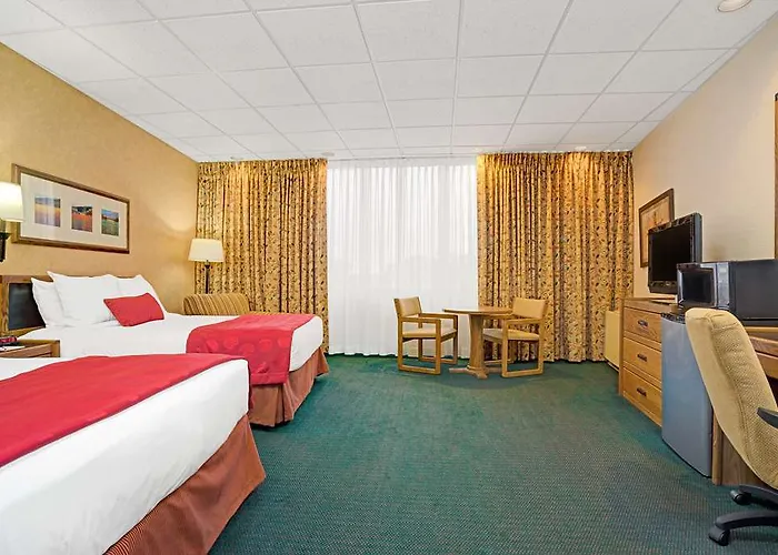 Hotel Ramada Msp Airport At The Mall