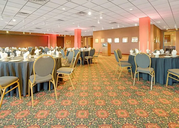 Ramada Msp Airport At The Mall