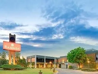 Ramada Msp Airport At The Mall 3*