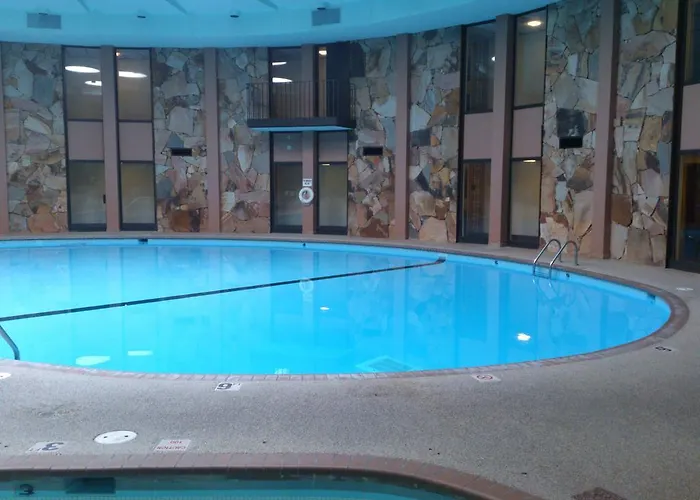 Ramada Msp Airport At The Mall Hotel