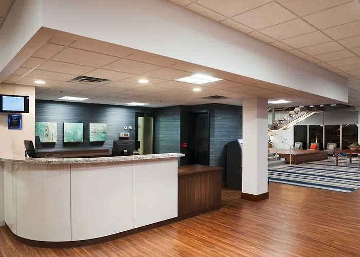 Hotel Ramada Msp Airport At The Mall 3*