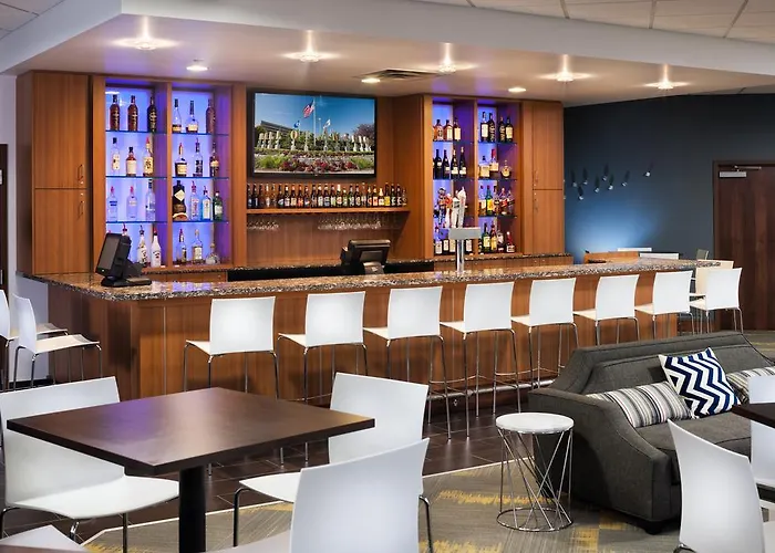 Ramada Msp Airport At The Mall Hotel 3*