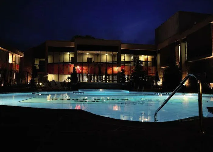 Hotel Ramada Msp Airport At The Mall 3*